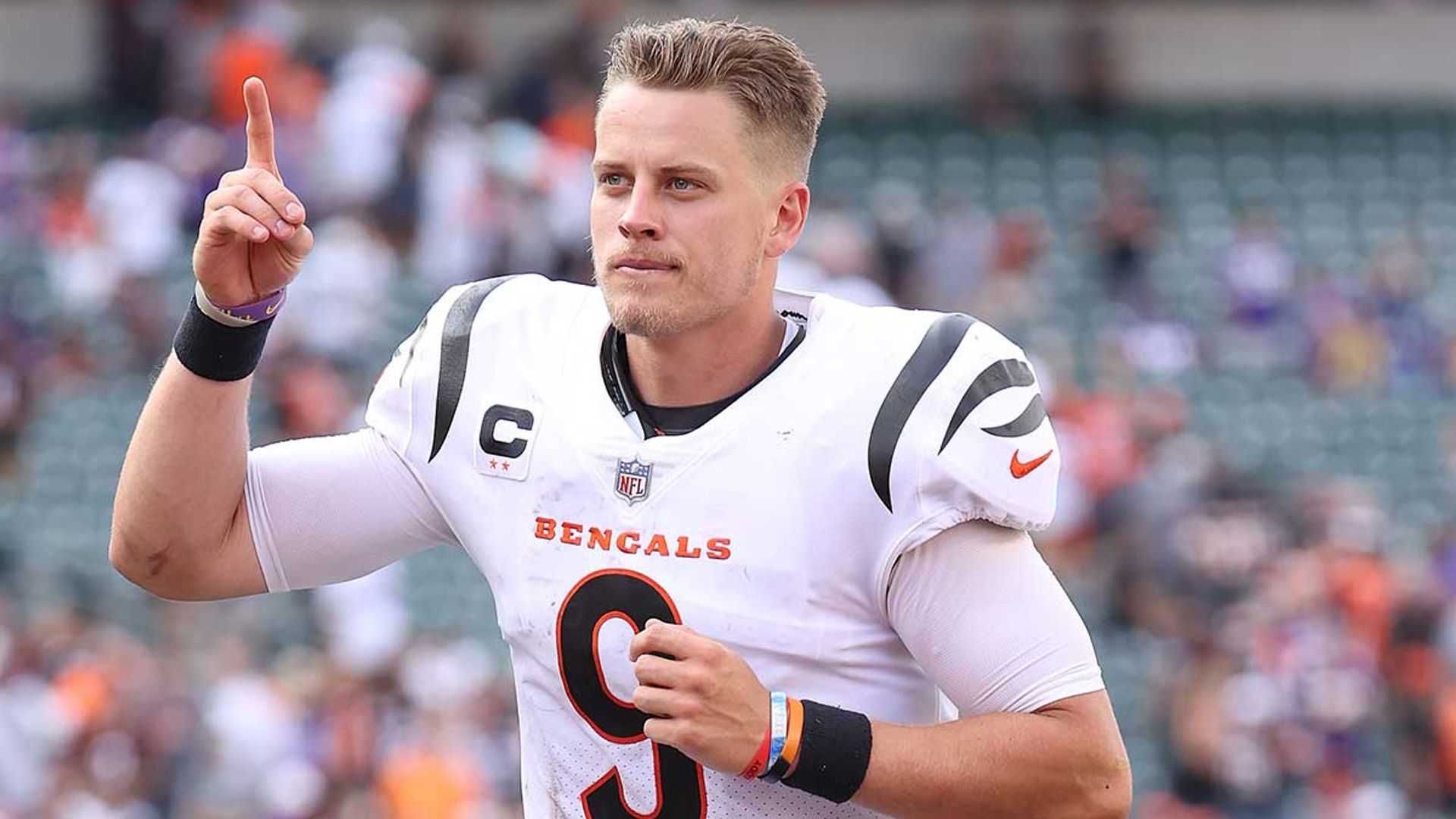 Who is Cincinnati Bengals QB Joe Burrow's gorgeous girlfriend? All we ...