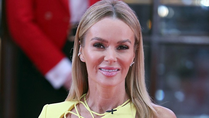 Amanda Holden posts rare family photo with lookalike daughters from ...