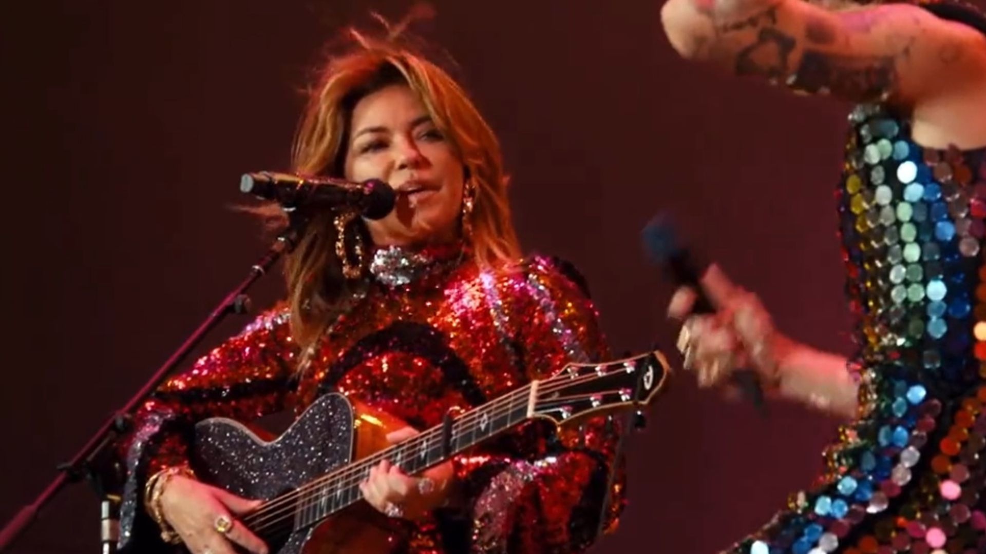 Shania Twain wows fans in sequin mini dress for surprise Coachella