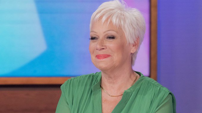 Loose Women's Denise Welch poses in bikini as she makes very surprising ...