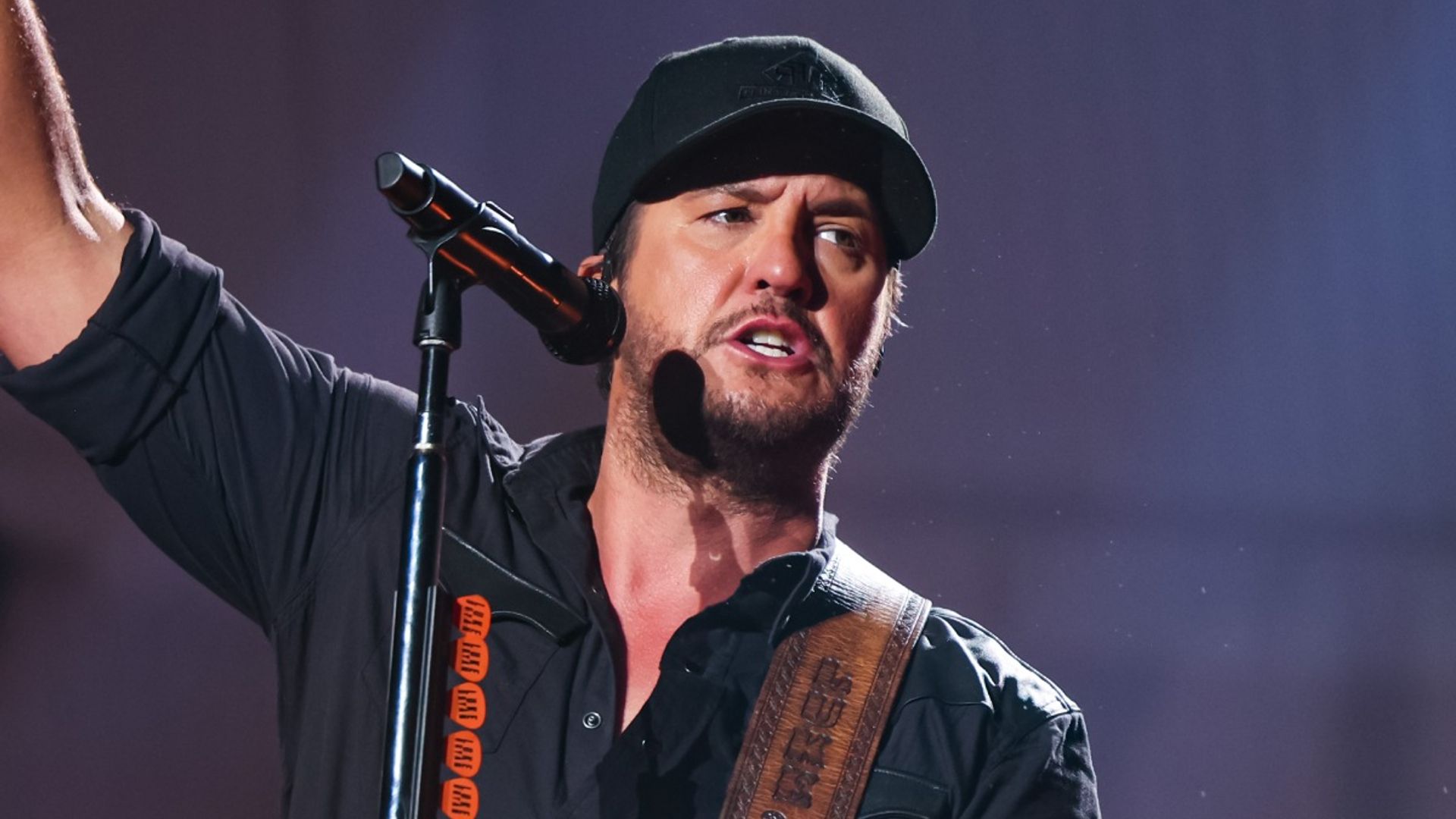 Luke Bryan shares incredible news with fans after CMA Fest performance ...