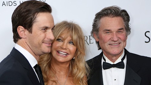 Oliver Hudson shares new singing video with a twist – mom Goldie Hawn has best reaction!