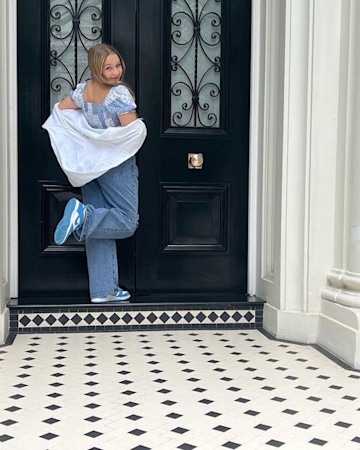 harper-seven-light-blue-jeans-holland-park-house