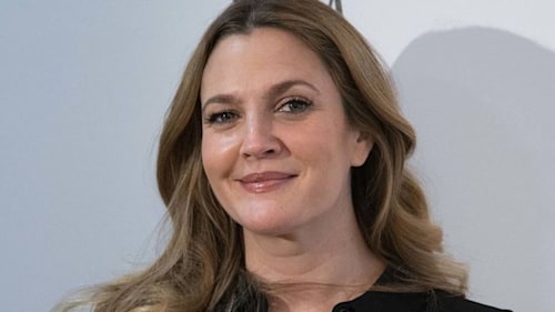 Drew Barrymore is a natural beauty in fresh-faced beach photo