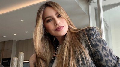 Sofia Vergara is a goddess as she poses alongside rarely-seen mother