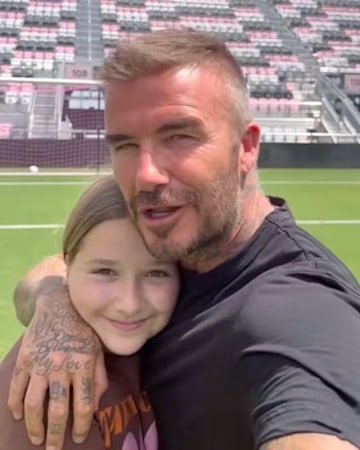 David Beckham serenades daughter Harper and her reaction is priceless ...