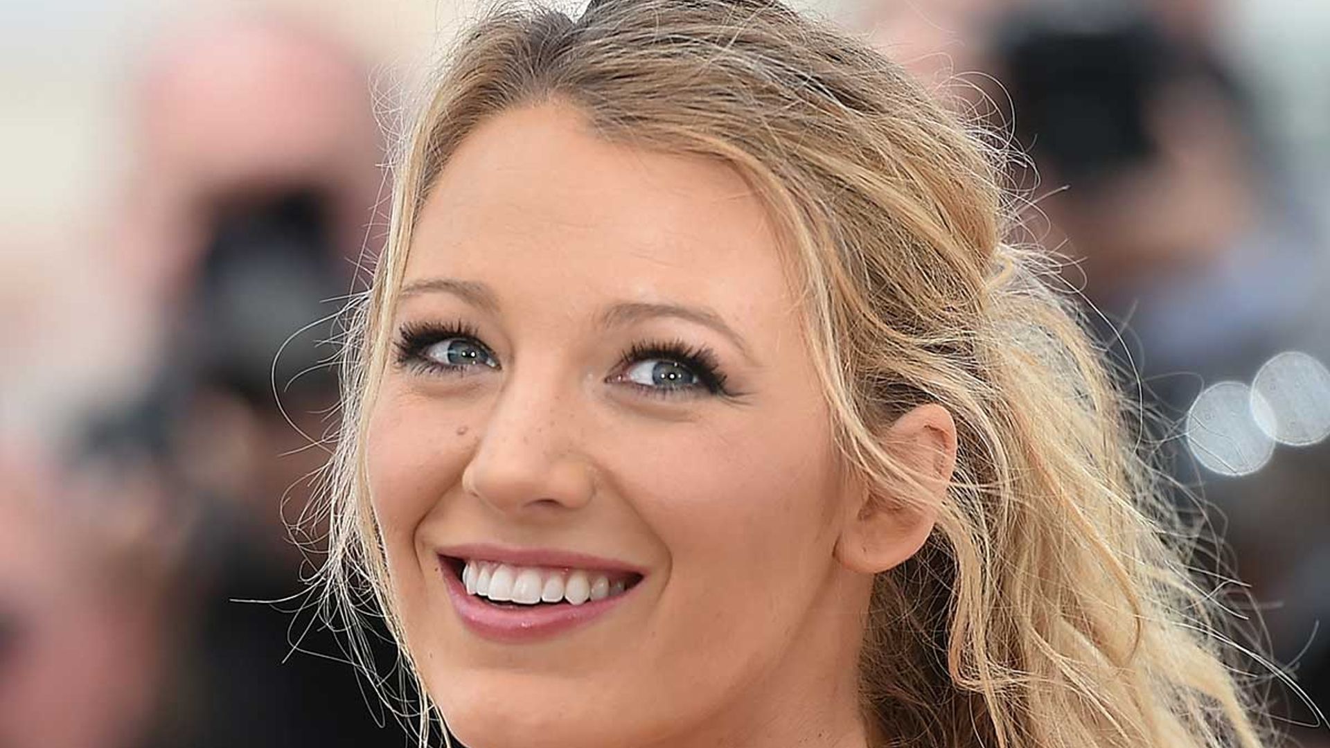 Blake Lively Shows Off Toned Abs In Rare Bikini Photo - And Wow! - US ...