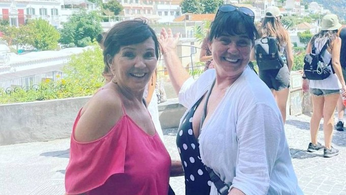 Loose Women S Coleen Nolan Shares Weird Photo With Sisters As They