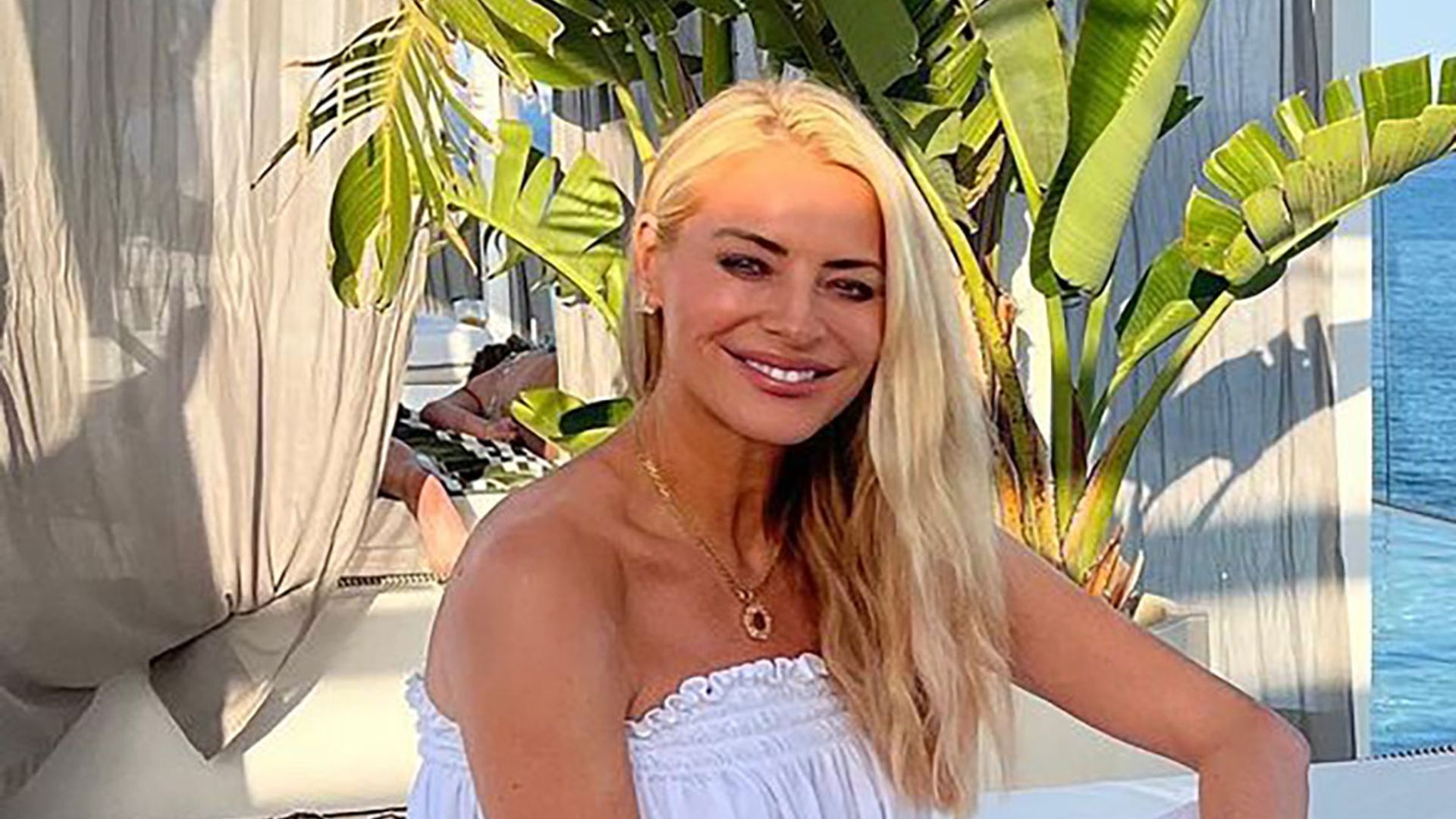 Tess Daly stuns in flirty mini summer dress as she gushes about husband ...