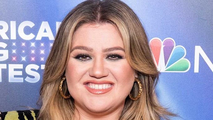 Kelly Clarkson shares emotional message about huge life change - fans ...