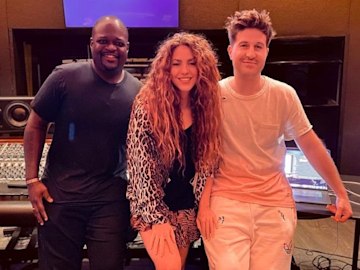 shakira-studio