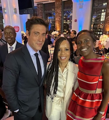 David Muir de ABC visto como nunca antes en una rara noche con