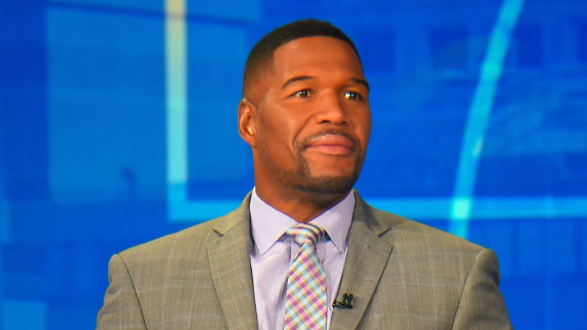 Gmas Michael Strahan Looks Back On His Career As He Prepares To Present On New Show Hello 