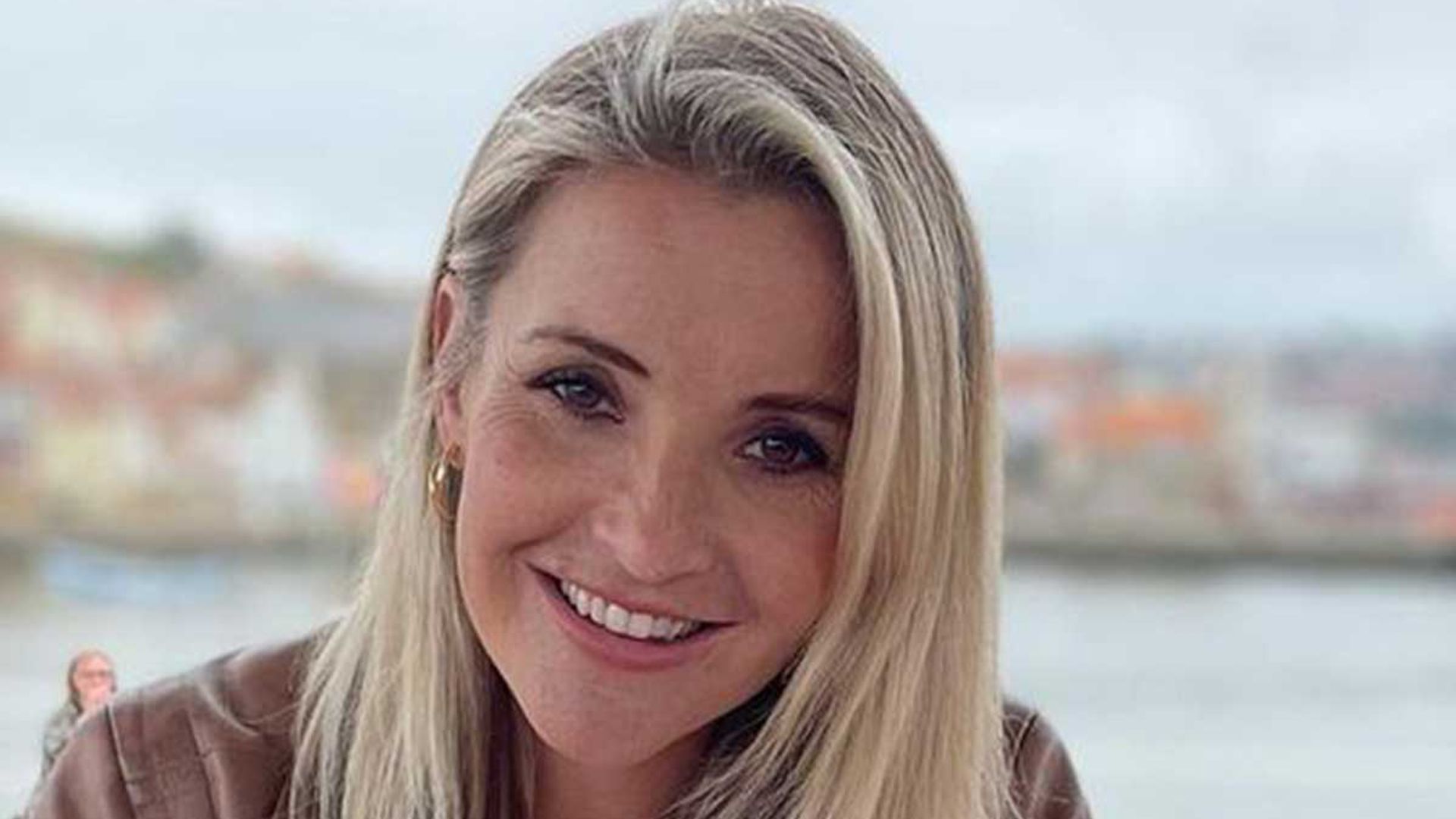 Strictlys Helen Skelton Flashes Toned Abs In Flirty Crop Top And Wow 