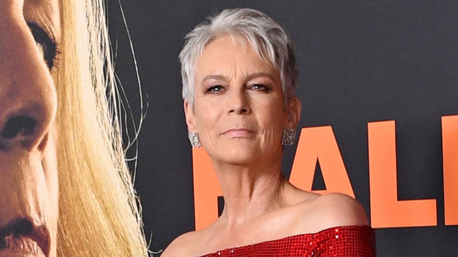 Jamie Lee Curtis Makes Statement About Exploitation With Bold Throwback Trendradars 