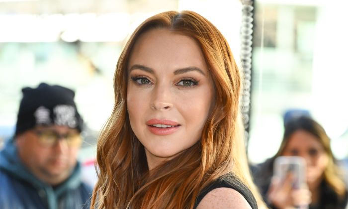 How Lindsay Lohan's Family Has Been Part Of Her Return To The Screen ...