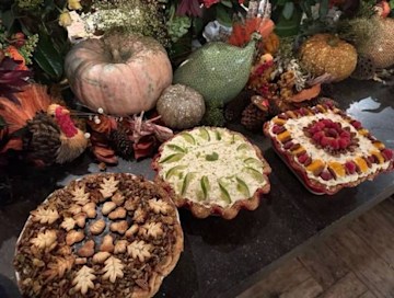 Blake Lively's photo of her Thanksgiving pies
