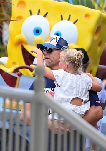 mike tindall holding lena