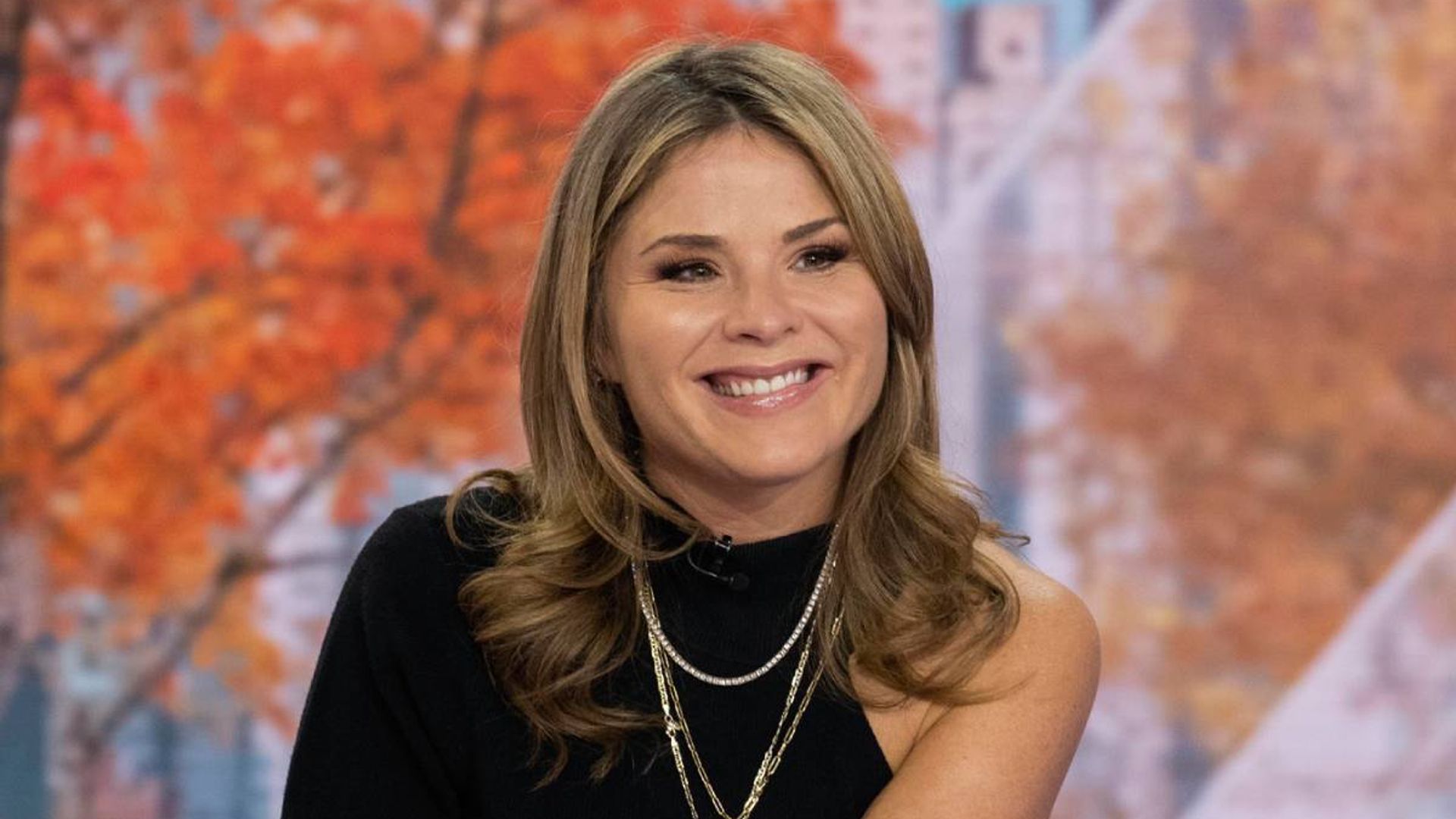 Today’s Jenna Bush Hager supported by fans following relatable fashion