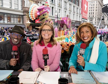 Al Roker presenting Today with his co-stars Savannah Guthrie and Hoda Kotb