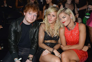 Ed Sheeran s'est assis avec Ellie Goulding et Rita Ora