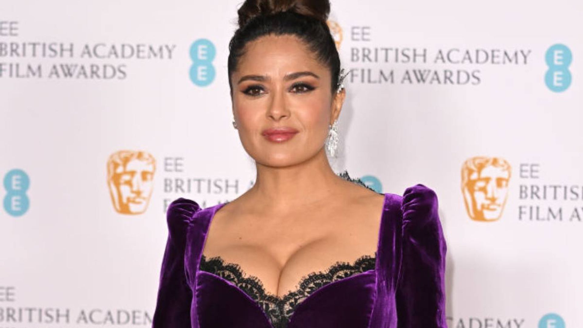 Salma Hayek is unrecognizable in throwback photo nobody was expecting