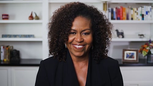 Michelle Obama looks just like oldest daughter Malia in youthful new photo