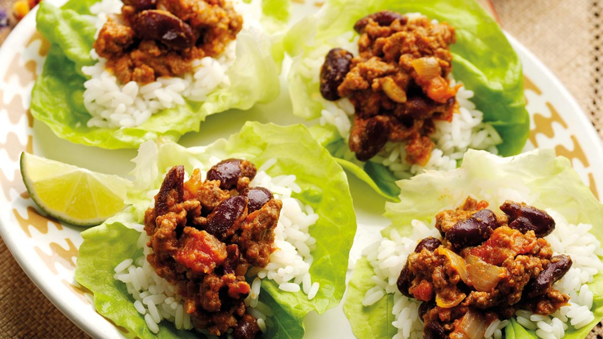 These chilli lettuce boats are the perfect healthy nibbles HELLO!