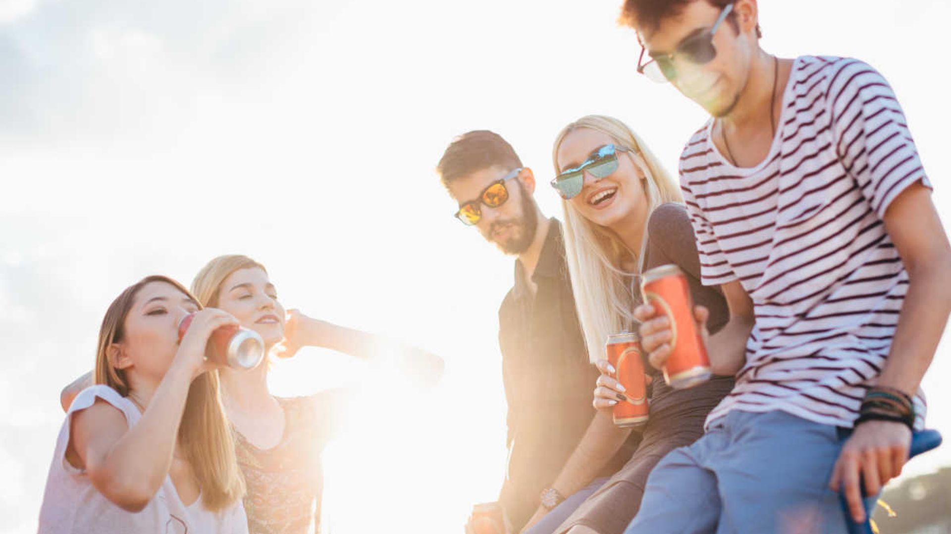 16 best canned alcoholic drinks for summer hard seltzer, rosé in a can