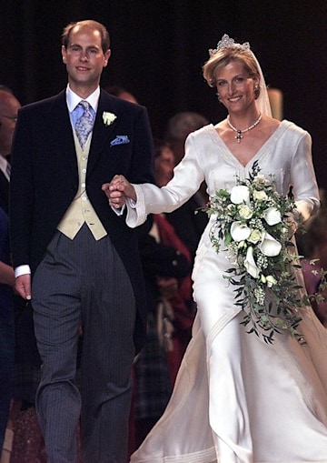 Sophie Wessex and Prince Edward's wedding cake: 5 incredible facts ...