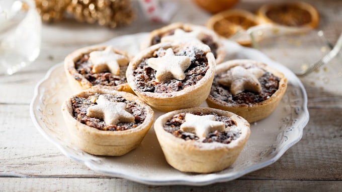 Best supermarket mince pies for Christmas 2020: Aldi, Lidl & more ...
