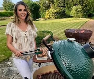 liz-hurley-bbq