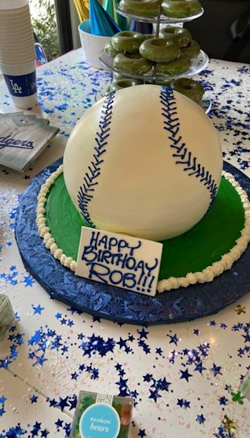 rob-baseball-cake