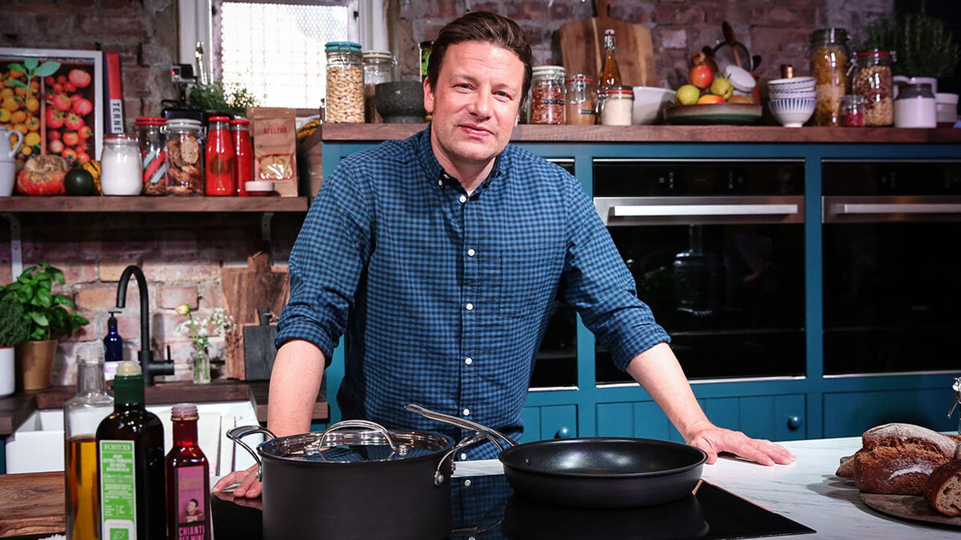Jamie Oliver's alternative Easter lunch recipe sparks fan reaction HELLO!