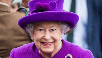 queen-purple-dress
