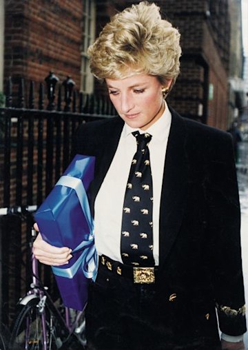 Princess Diana's silk Escada tie expected to fetch £3000 at auction ...