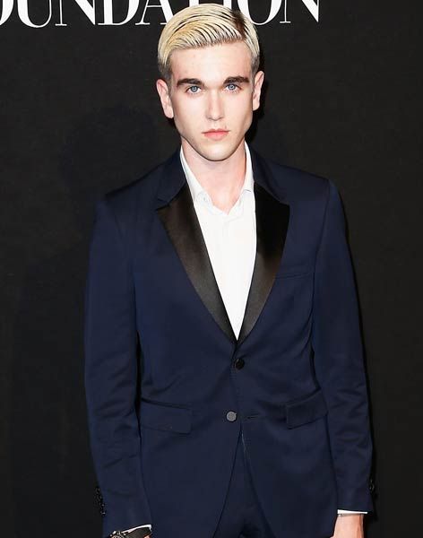 Daniel Day Lewis' lookalike son Gabriel smoulders at fashion party | HELLO!