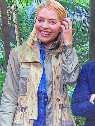 Find out why Holly Willoughby had to change outfit last minute on I'm a
