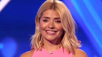 holly-willoughby-pink-dress
