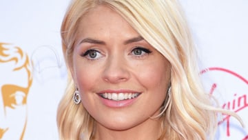 holly-willoughby-red-carpet-dress