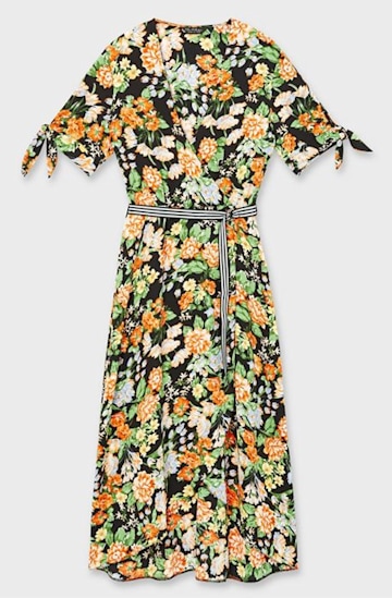 Lorraine Kelly's latest floral dress has got to be her most stylish TV ...