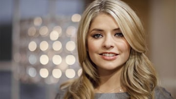 holly-willoughby-black-top-this-morning