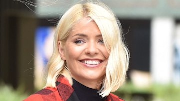 holly-willoughby-checked-shirt-this-morning