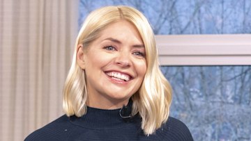 holly-willoughby-top-this-morning