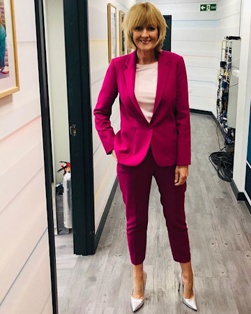 Loose Women's Jane Moore wows in pink suit from one of Meghan Markle's ...