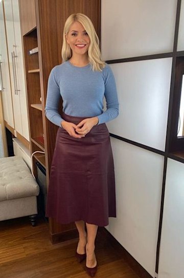 Holly Willoughby sizzles in mini skirt and boots combo | HELLO!