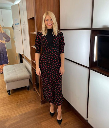 Holly Willoughby wows This Morning fans in waist-sculpting winter dress ...