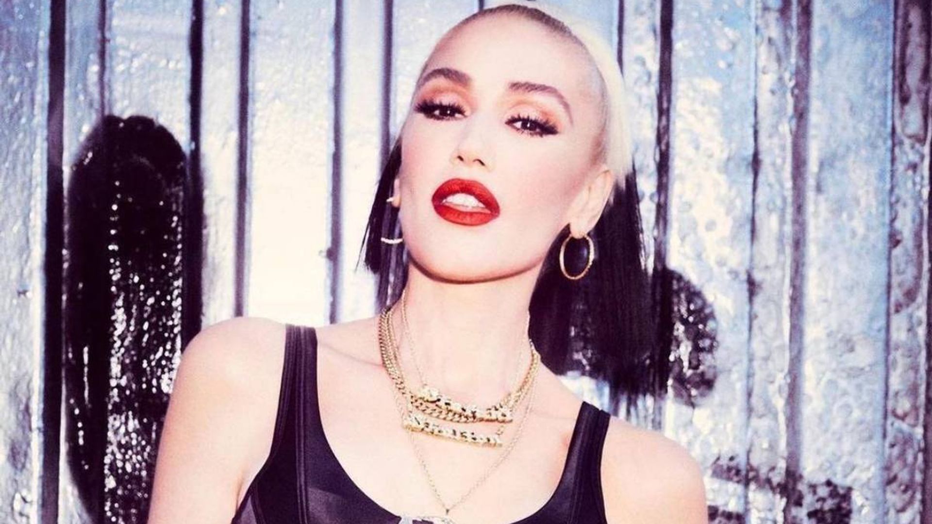 gwen stefani nameplate necklace