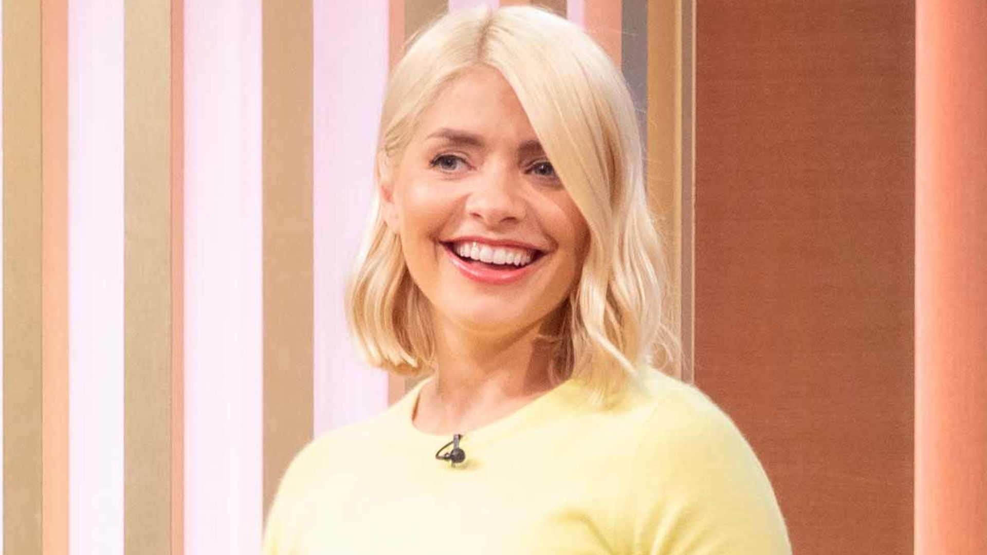 yellow gingham dress holly willoughby