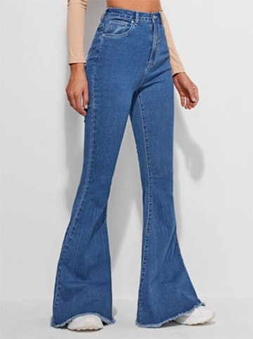 Victoria Beckham's funky flared jeans are perfect for date night with ...